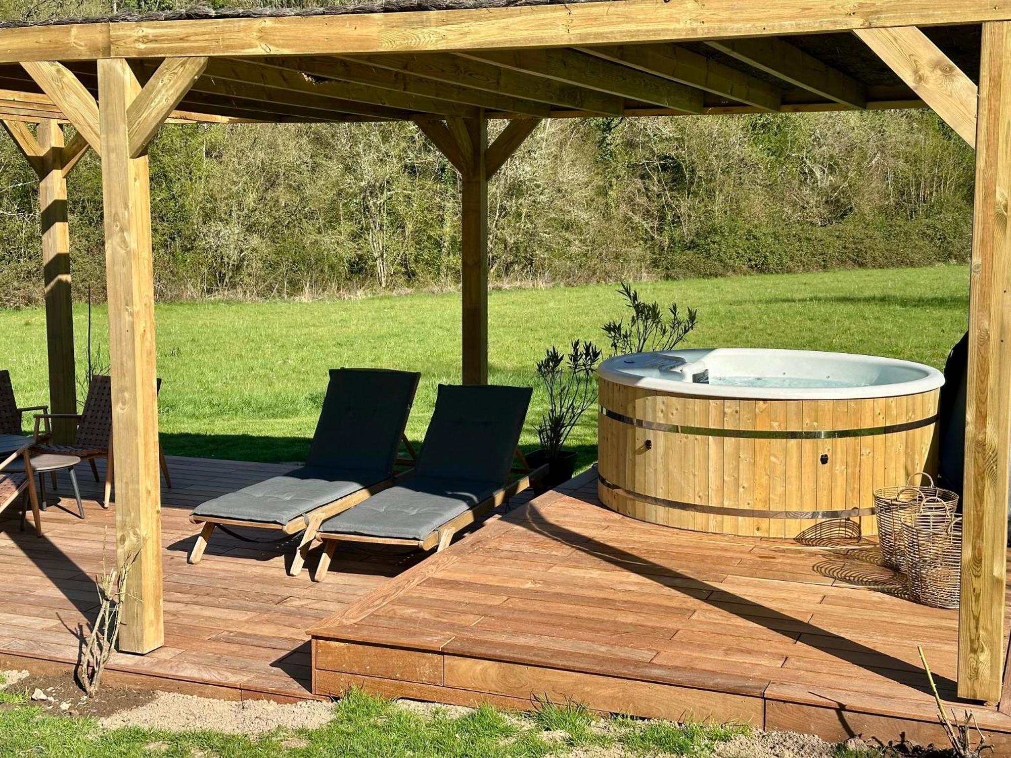 Saint-Martin-de-Bienfaite-la-Cressonniere Domaine De La Cressonniere Bed & Breakfast エクステリア 写真